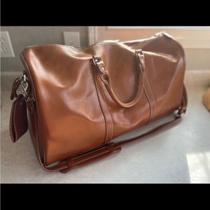 Barrington’s Captain Leather Duffle Bag (Great Condition)